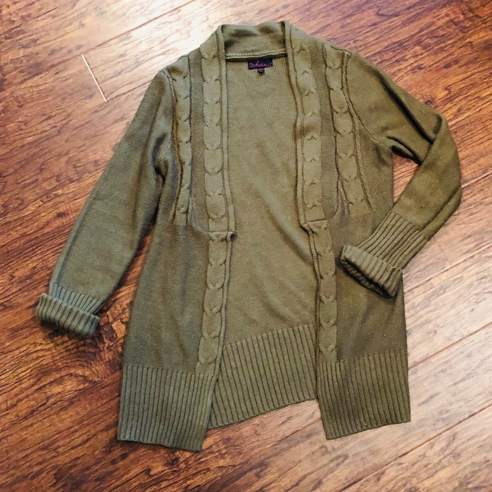 Green Celtic style cardigan 🍀